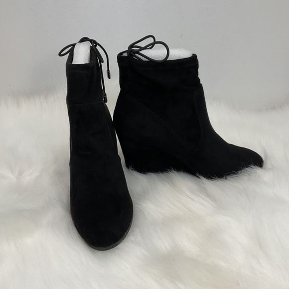 NWT Lexi & Abbie Black Suede Like Sloan Wedge Size 7 Boots/New In Box - Picture 5 of 13